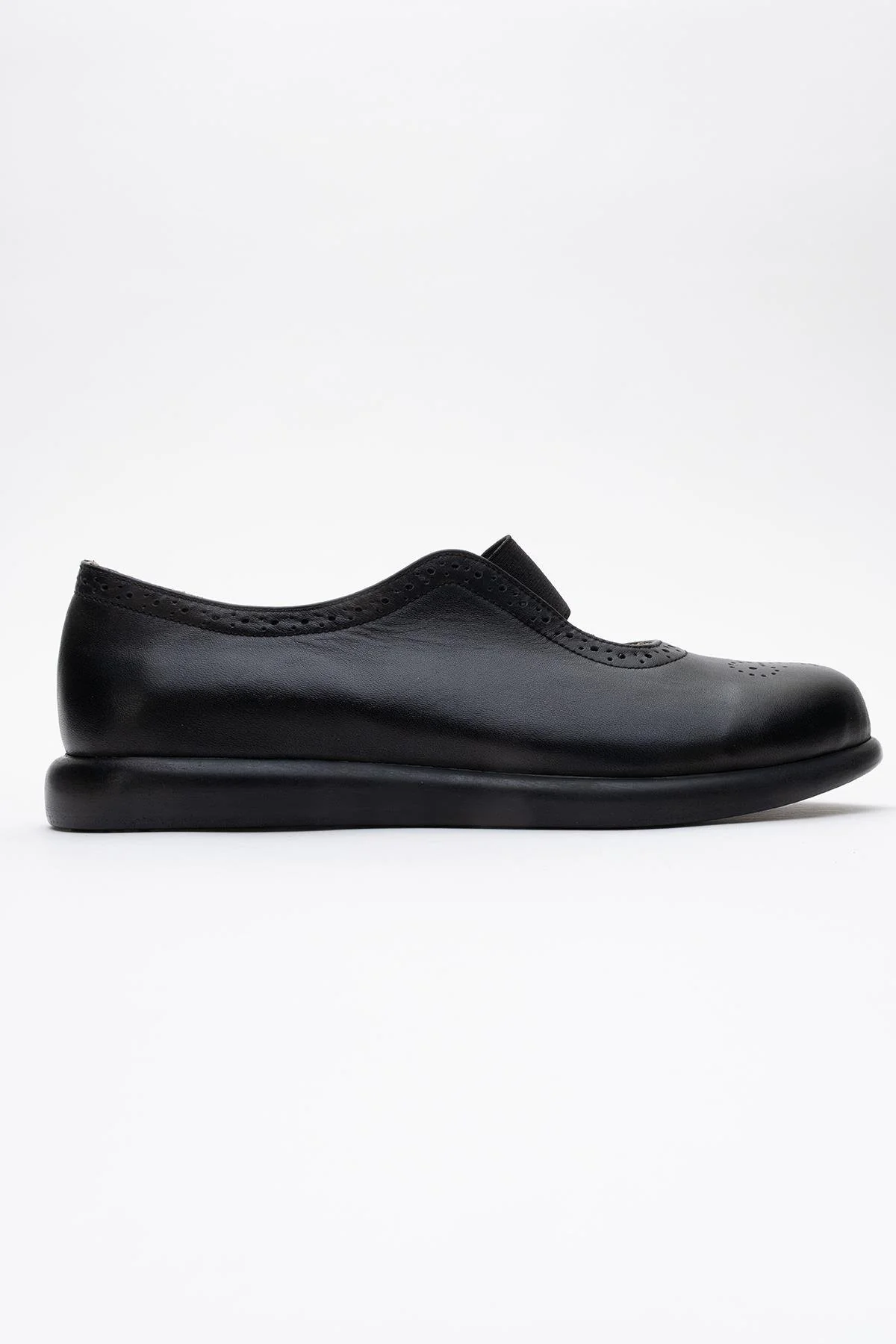 CHELLE Black Elastic Leather Flat (Women) - Image 6