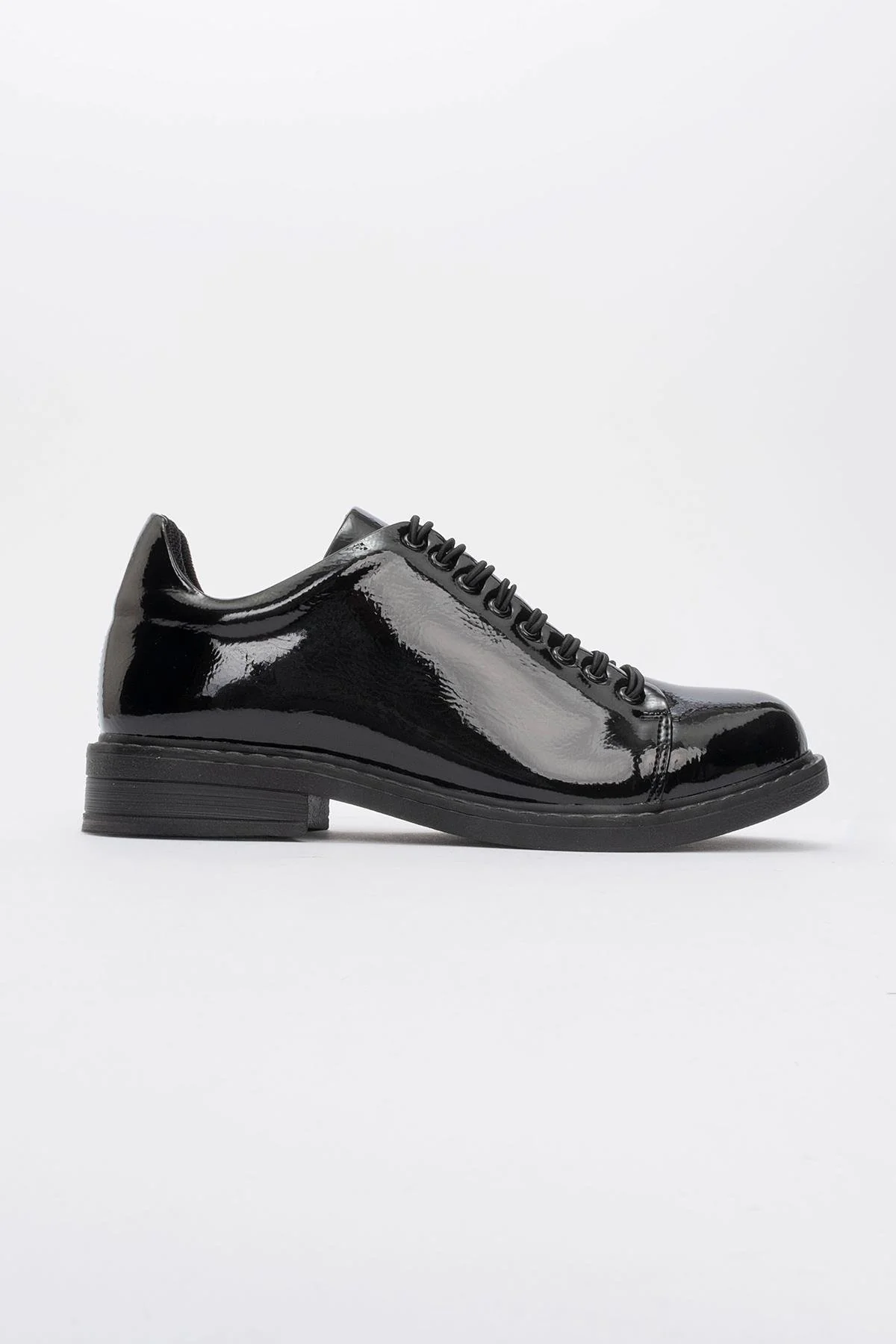 Festy - Black Patent Elastic Lace-Up Casual Shoe (Women) - Image 4